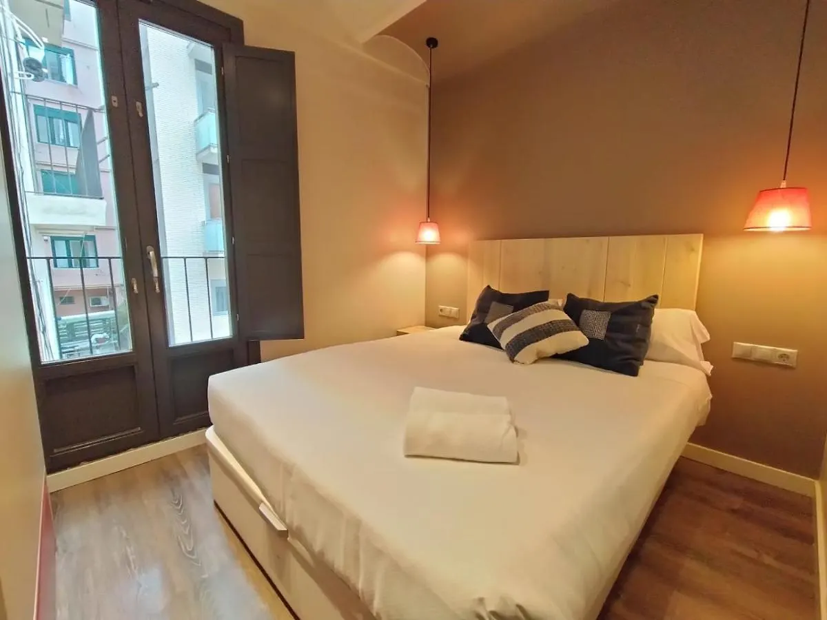 Montserrat Apartments By Gaiarooms 巴塞罗那 0*,